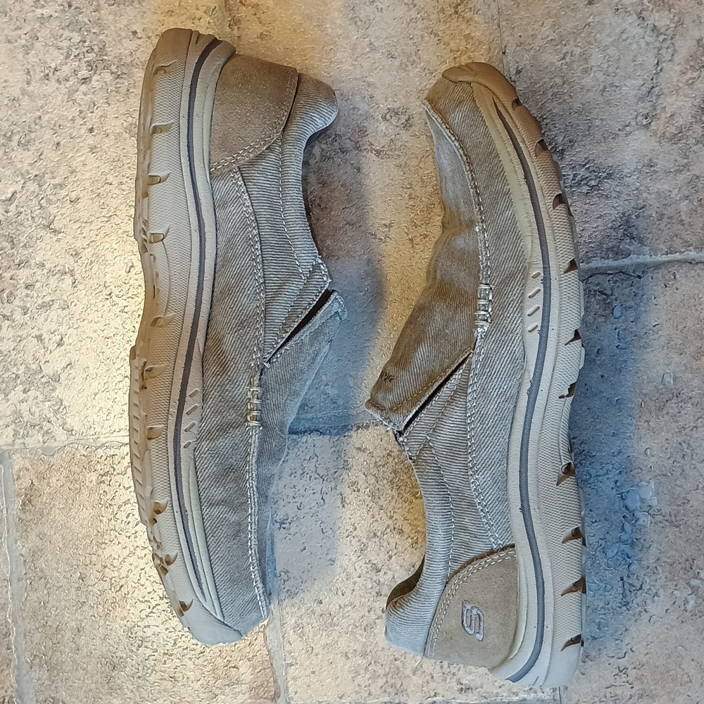 Skechers Relaxed Fit Memory Foam shoes size 7.5 - Picture 7 of 10